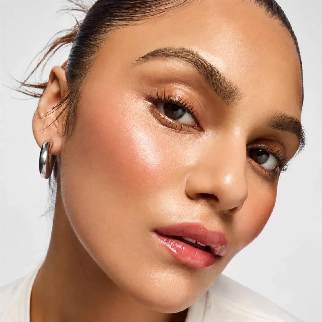 #shade_W08-Medium with neutral to warm undertones